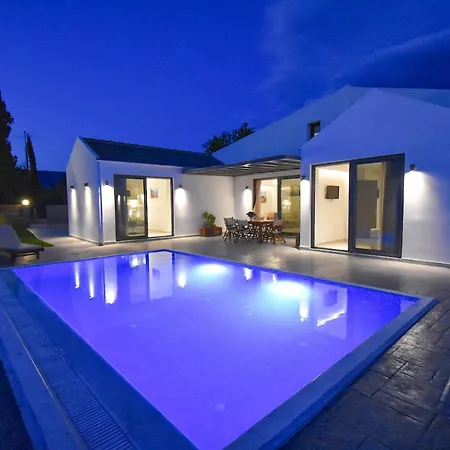 Oras Corfu Tomas By Villa